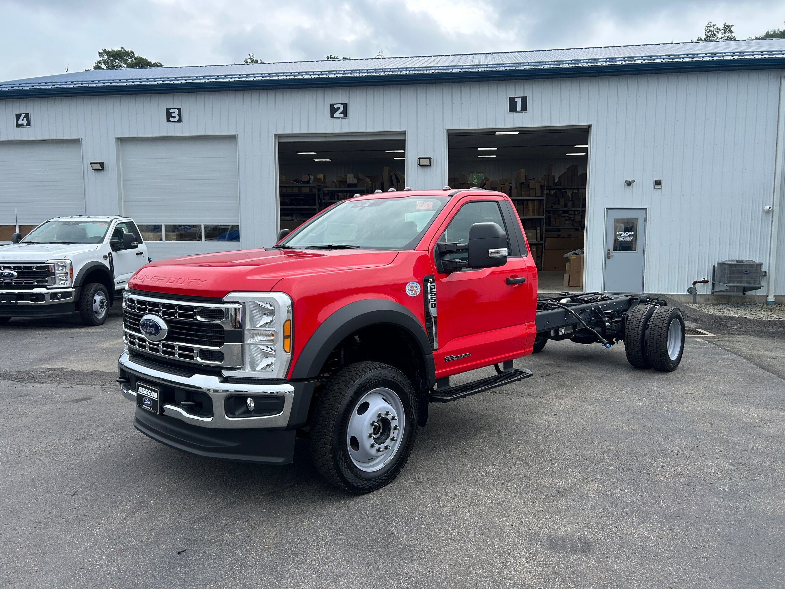 2025 Ford F-550 XL photo 2
