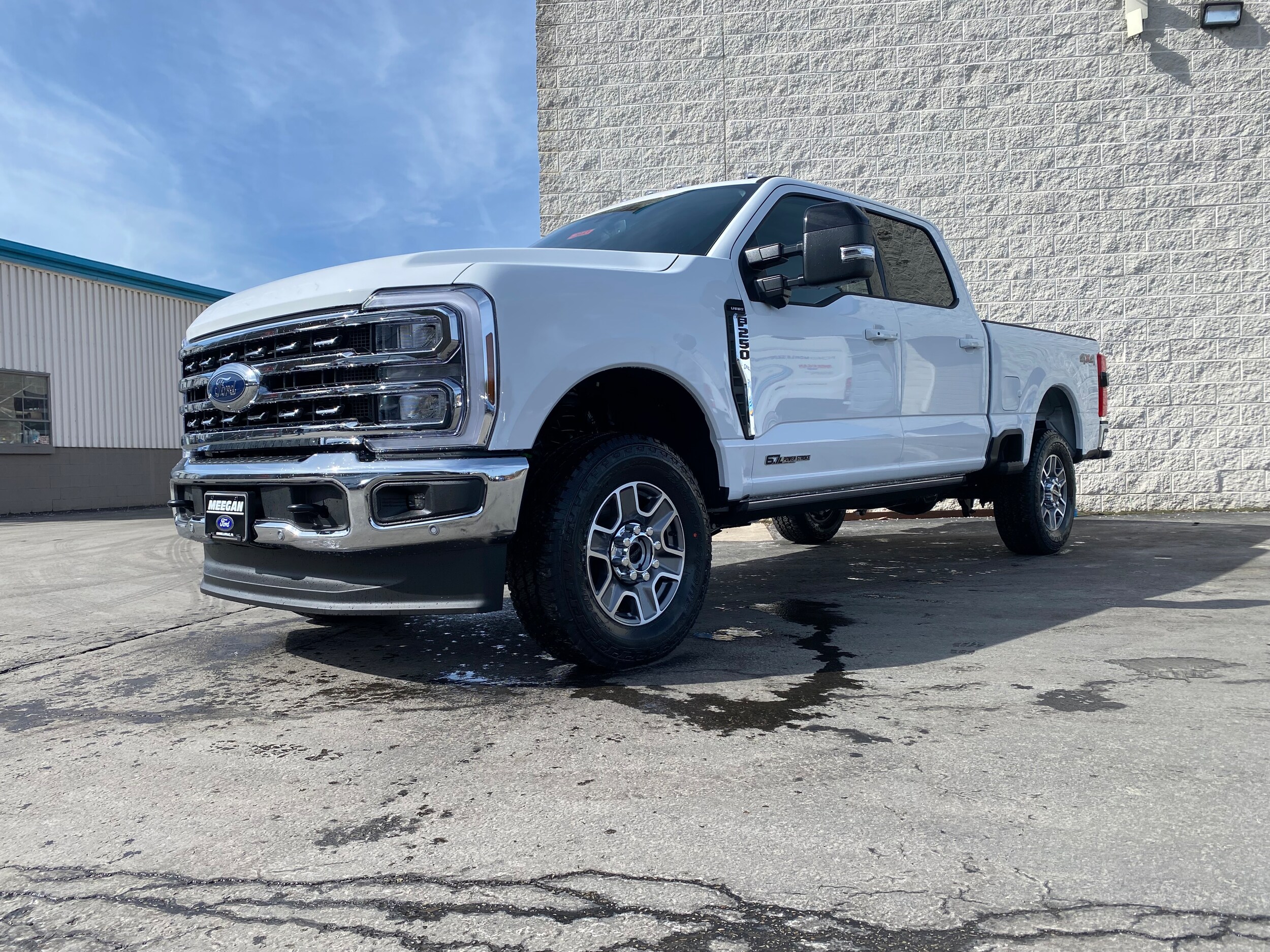 2025 Ford F-250 Lariat photo 2