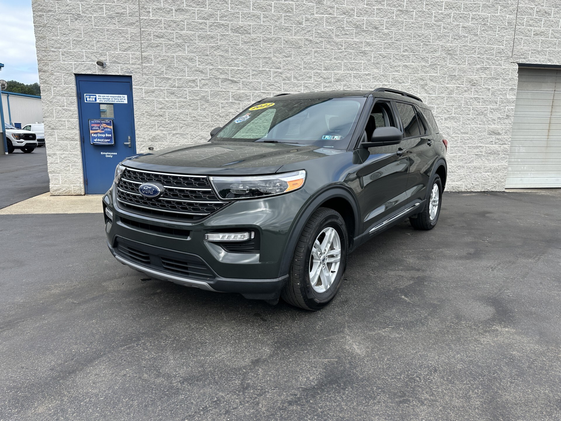 2022 Ford Explorer XLT photo 2