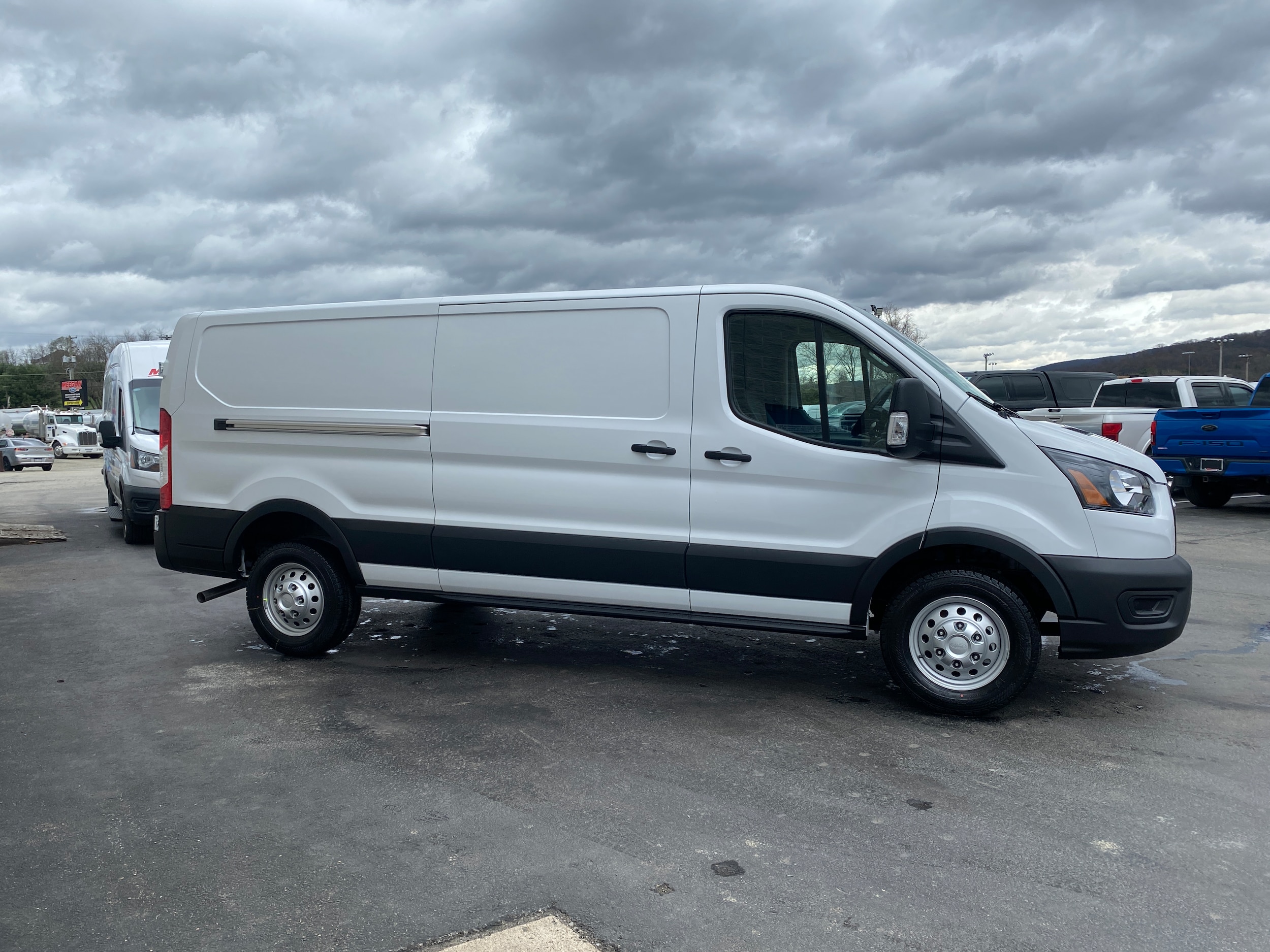 2025 Ford Transit Van Base - Photo 10