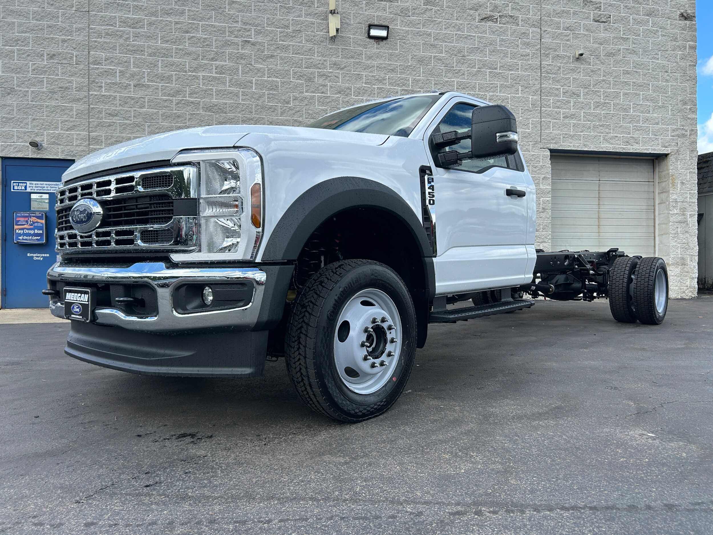2025 Ford F-450 XL photo 3