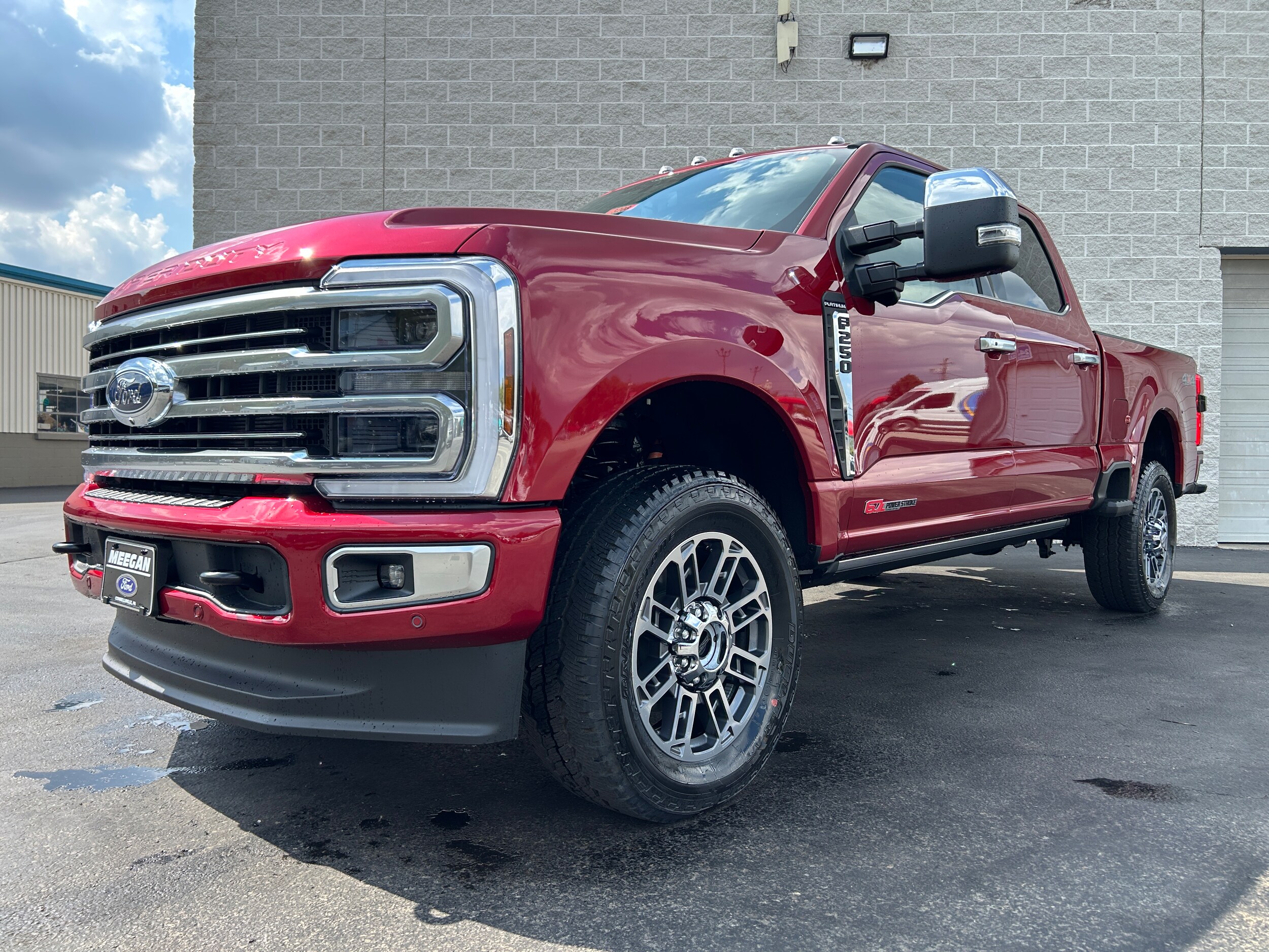 2025 Ford F-250 Platinum photo 3