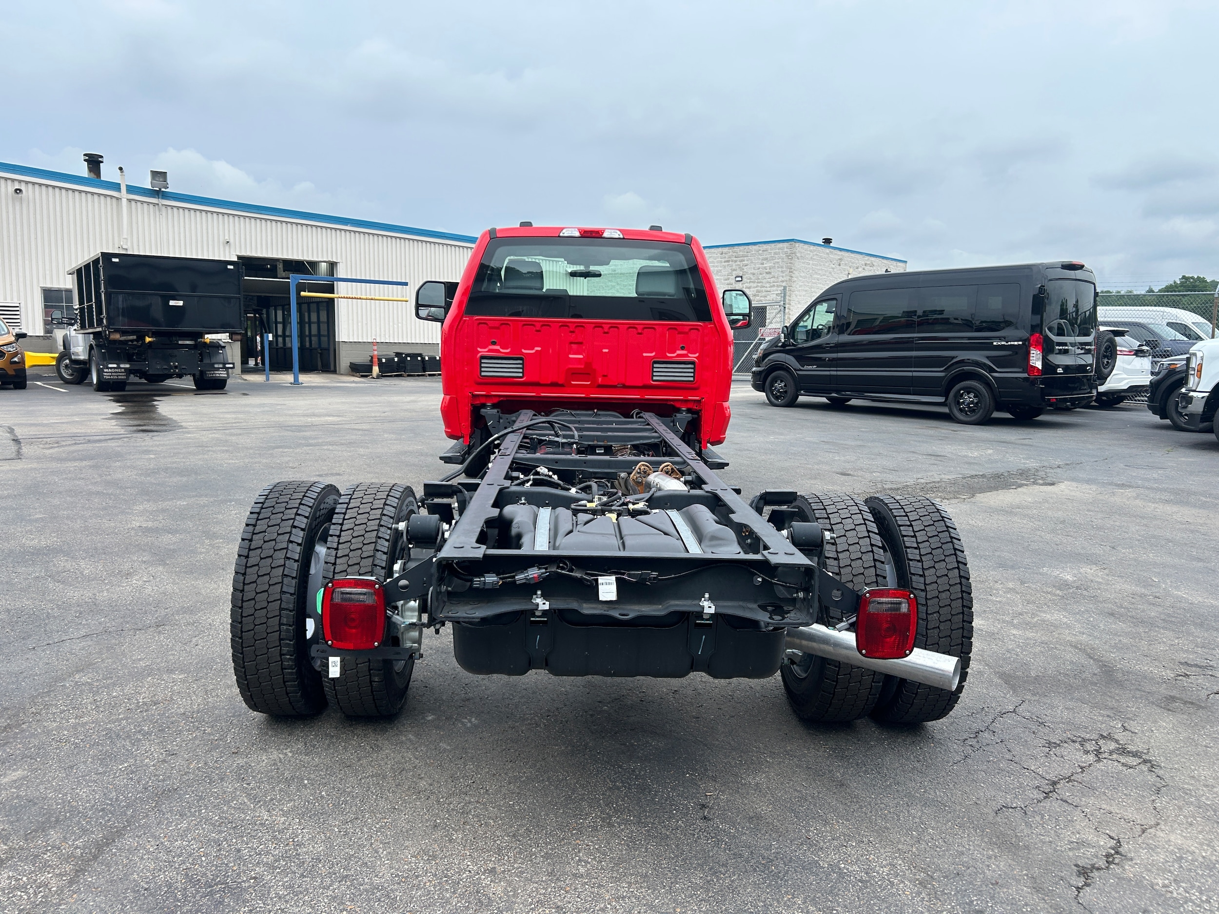 2025 Ford F-550 Super Duty Chassis Cab XL - Photo 9