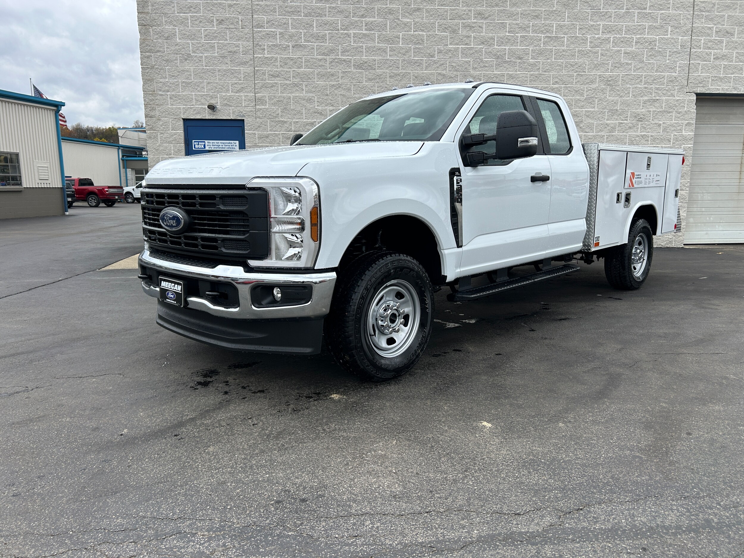 2026 Ford F-350 XL photo 2