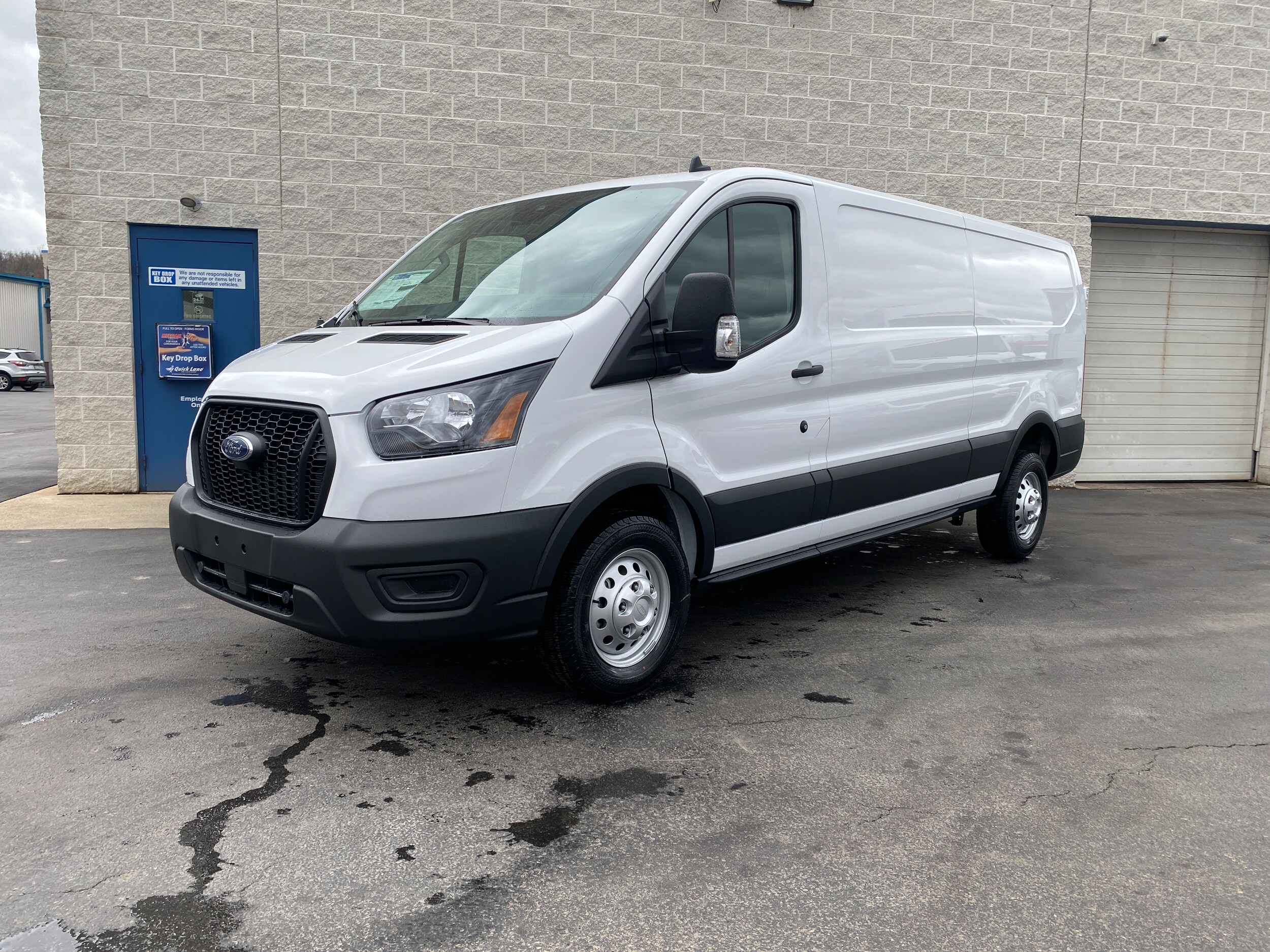 2025 Ford Transit Cargo Van photo 2