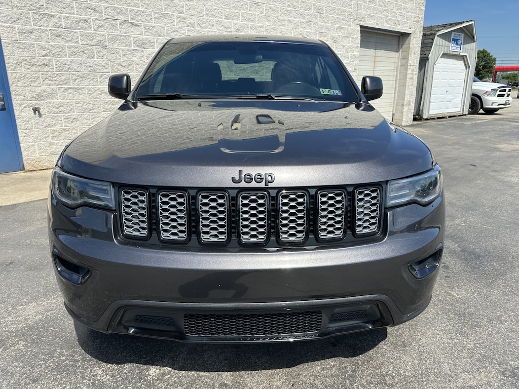 Used 2021 Jeep Grand Cherokee Laredo SUV