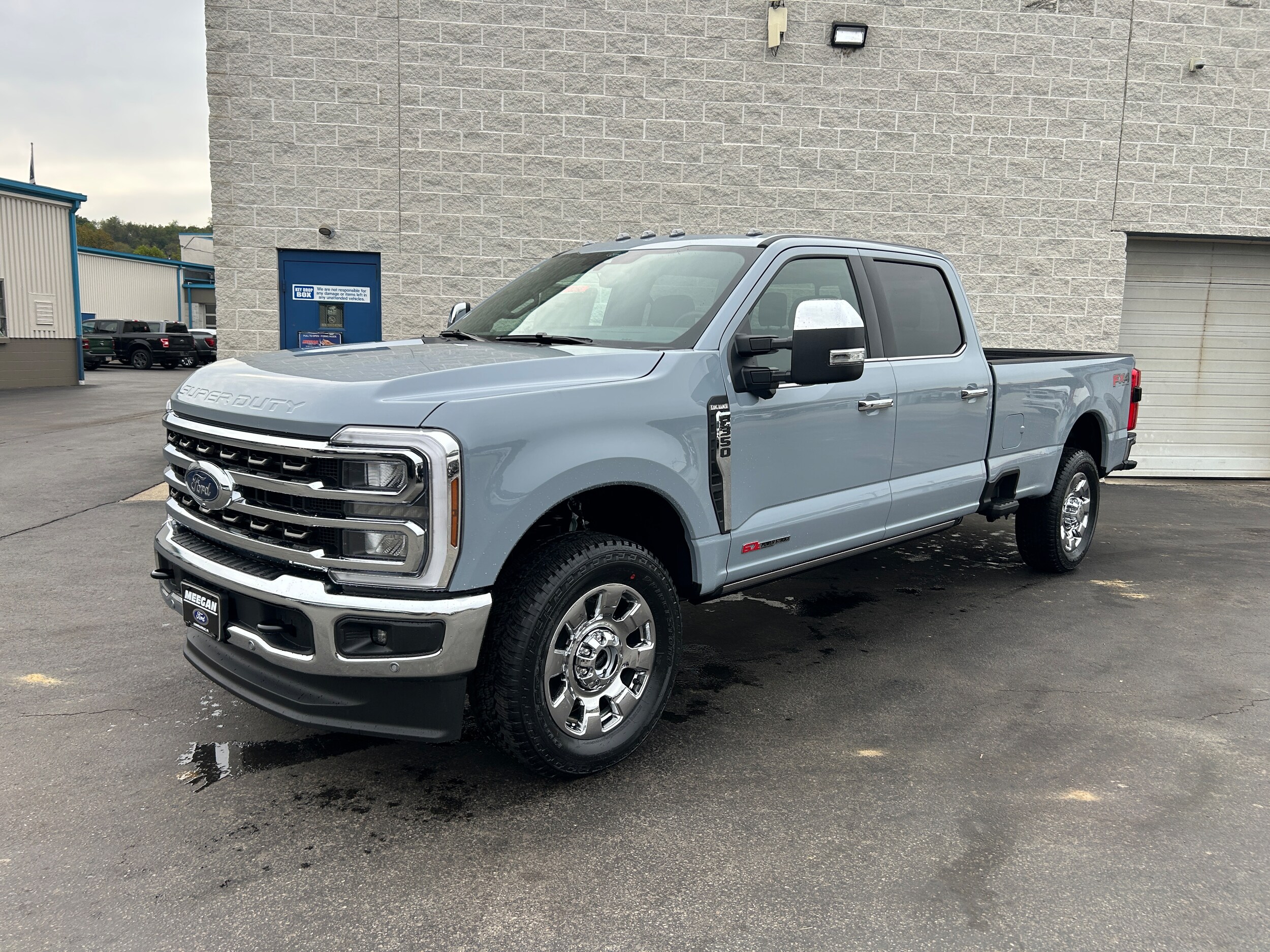 2026 Ford F-350 King Ranch photo 3