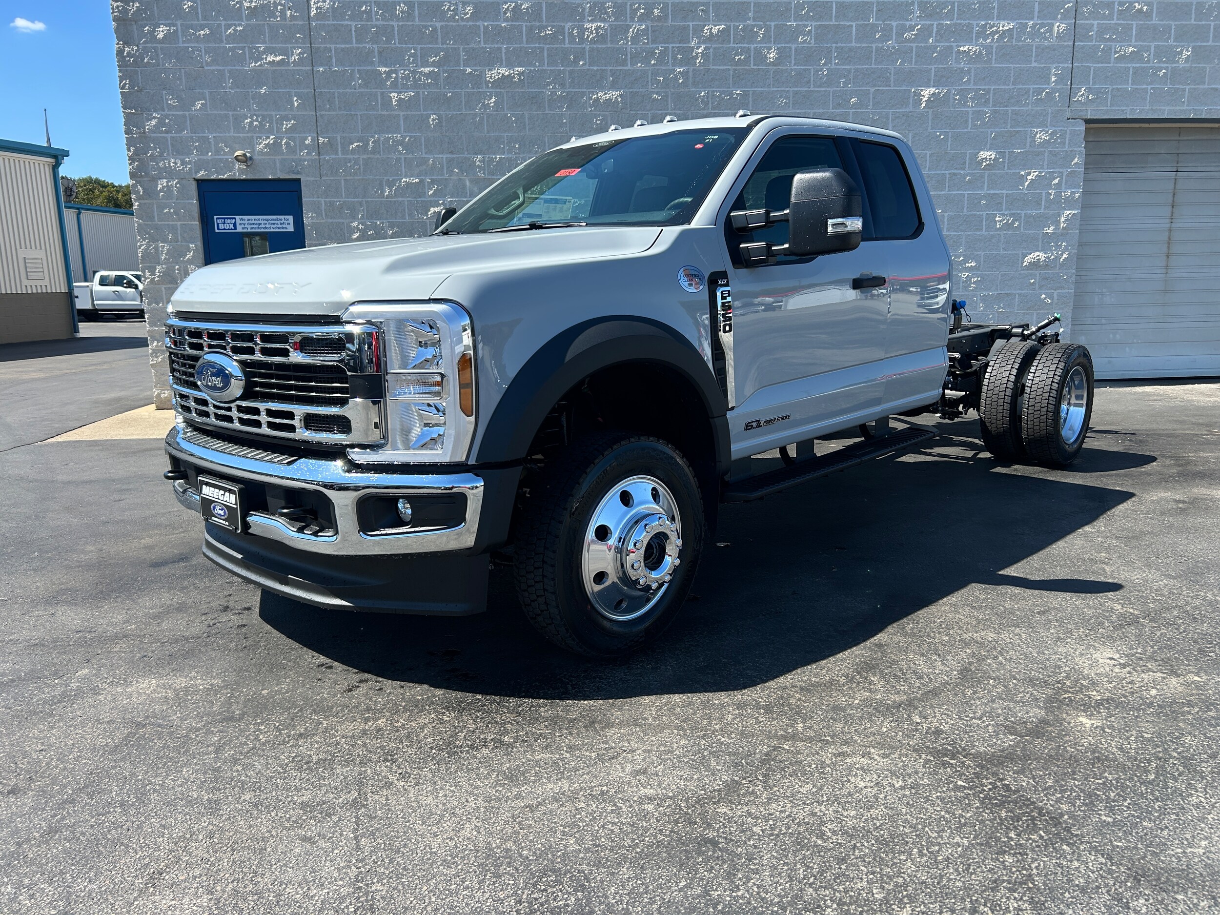 2026 Ford F-550 XLT photo 2
