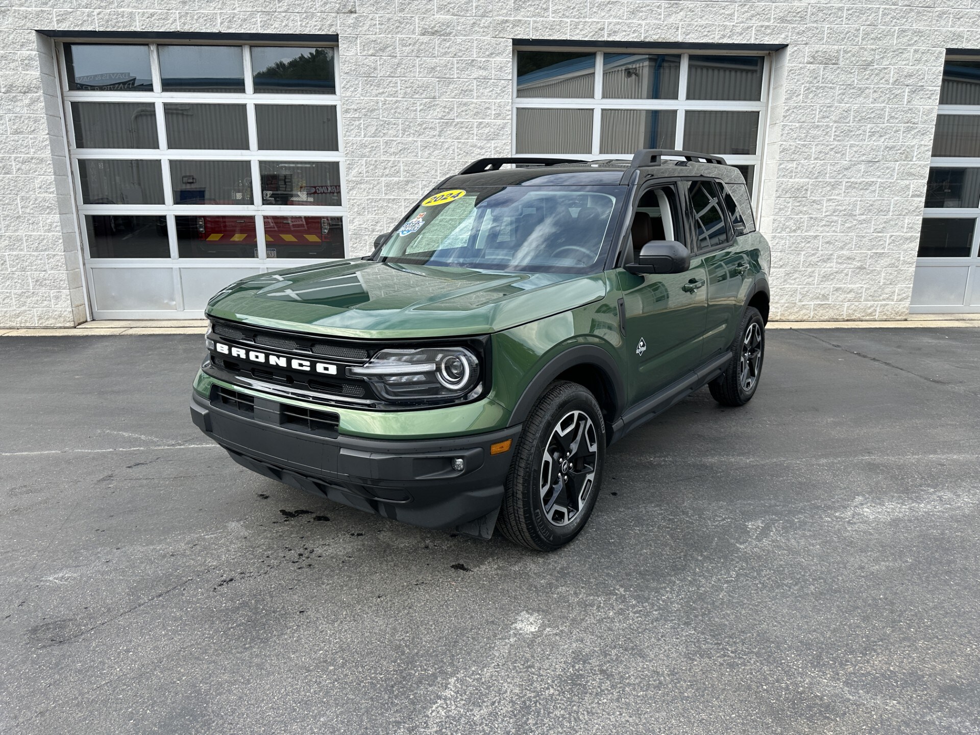 2024 Ford Bronco Sport Outer Banks photo 2
