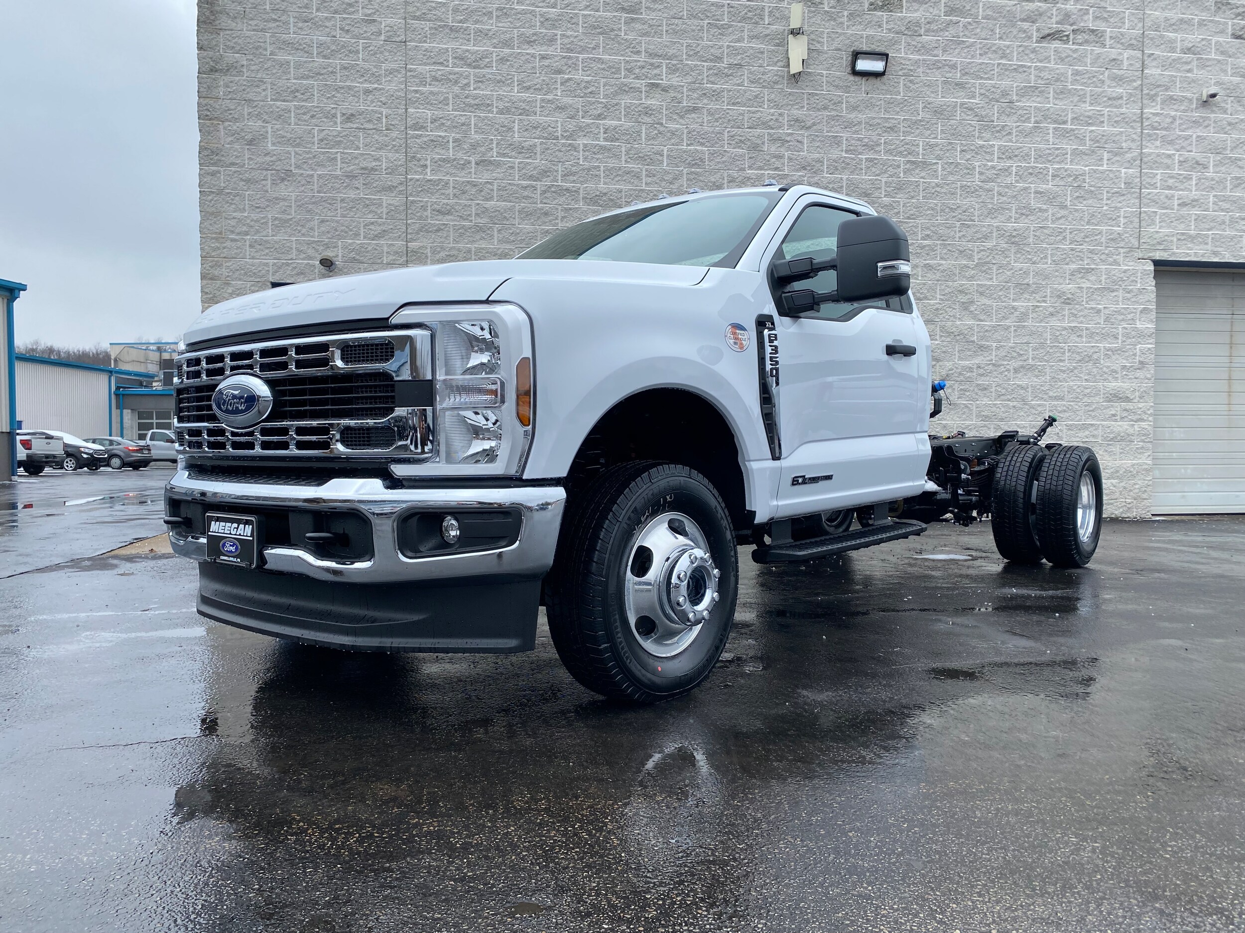 2025 Ford F-350 XL photo 3
