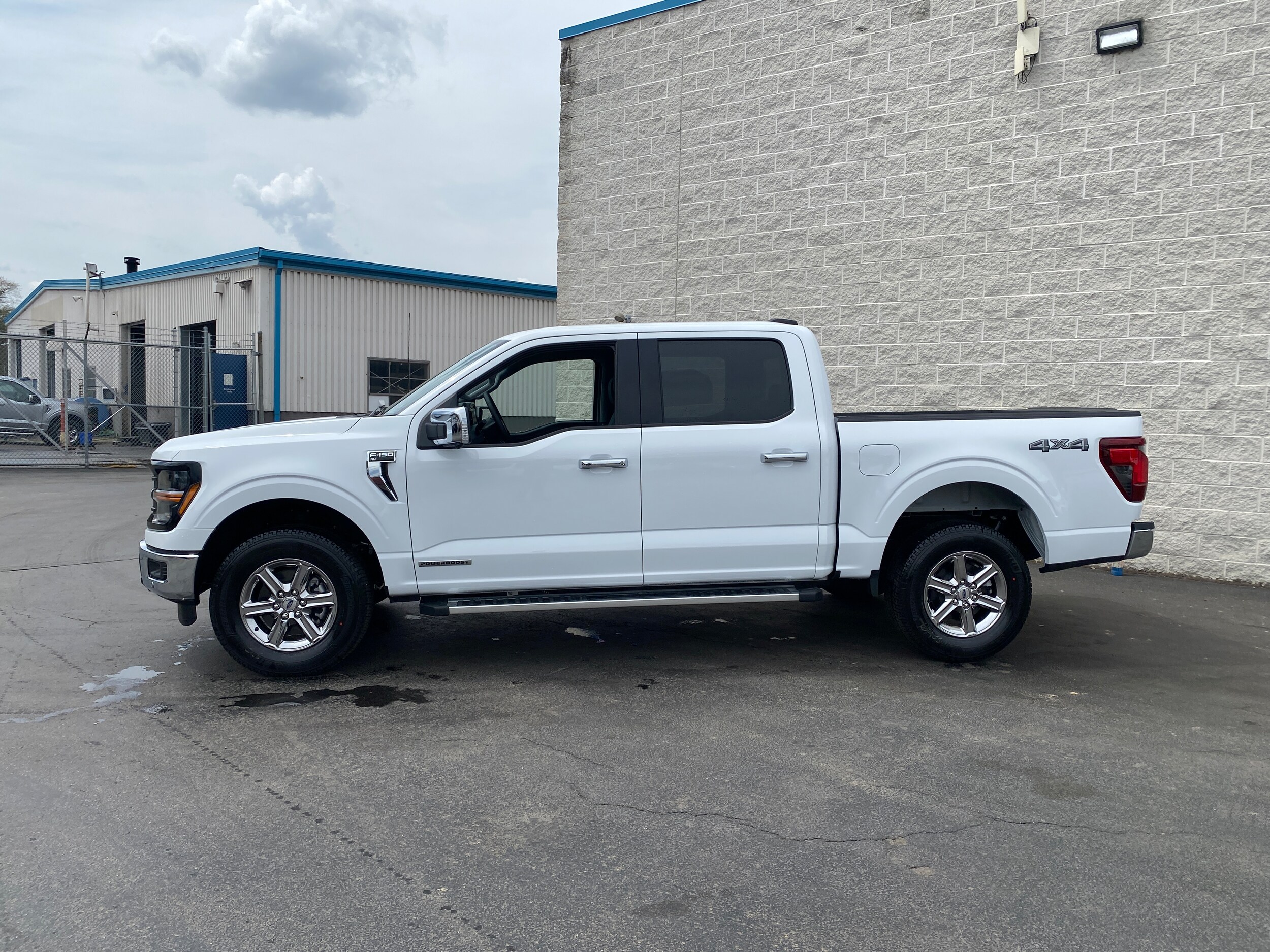 2025 Ford F-150 XLT photo 4