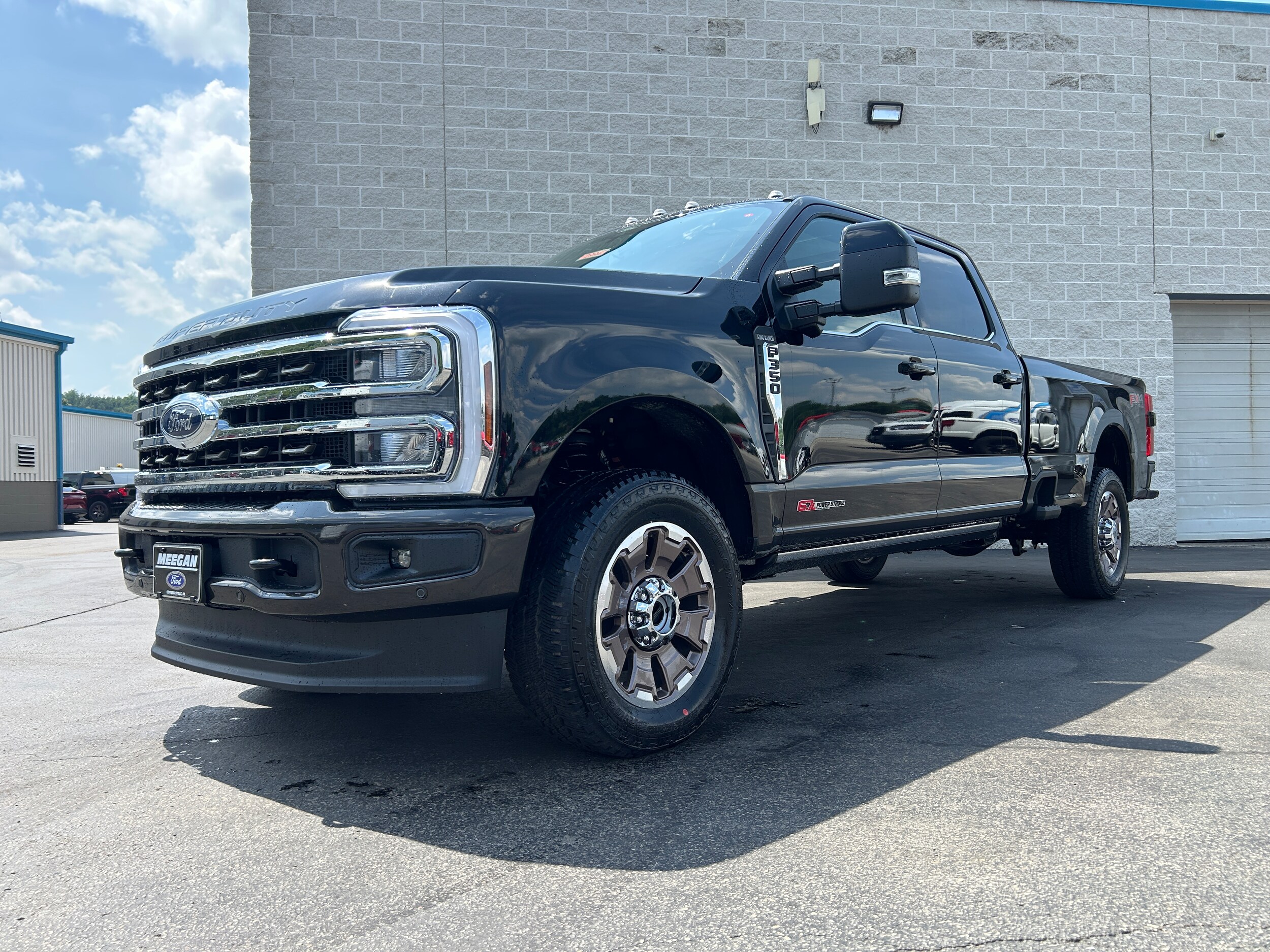 2025 Ford F-350 King Ranch photo 2