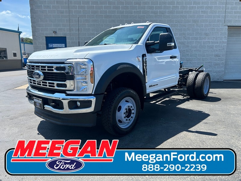 2025 Ford F-550 Super Duty Chassis Cab XL's photo