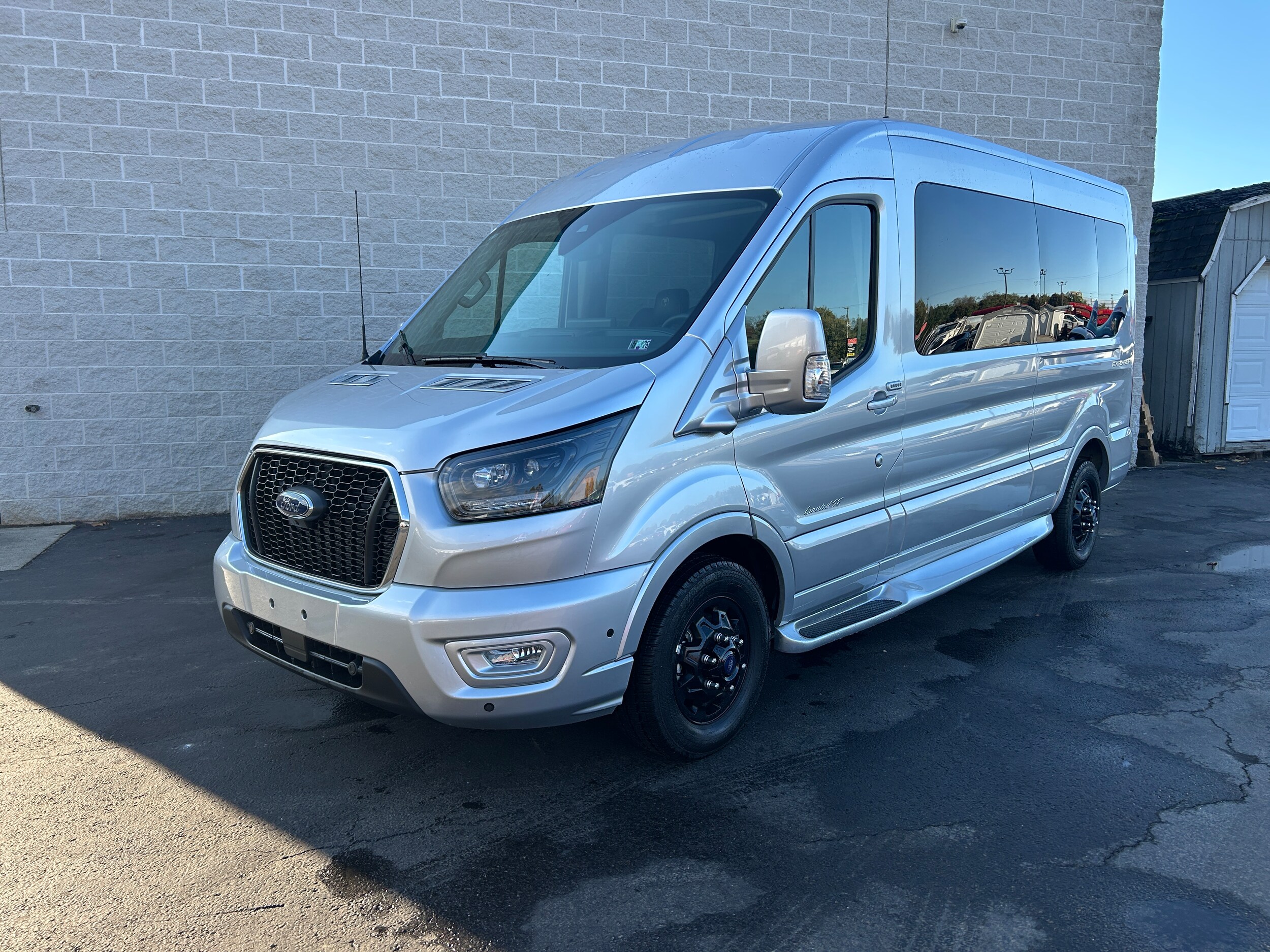 2025 Ford Transit Passenger Van photo 4