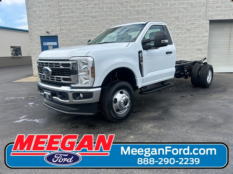 2026 Ford F-350 XL 4x4 Regular Cab 169-In DRW's photo
