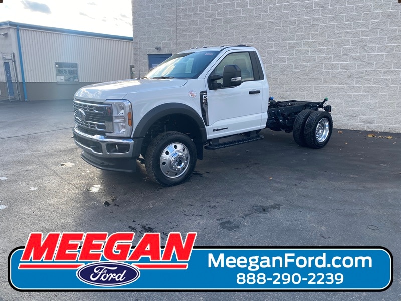 2025 Ford F-550 Super Duty Chassis Cab XLT's photo