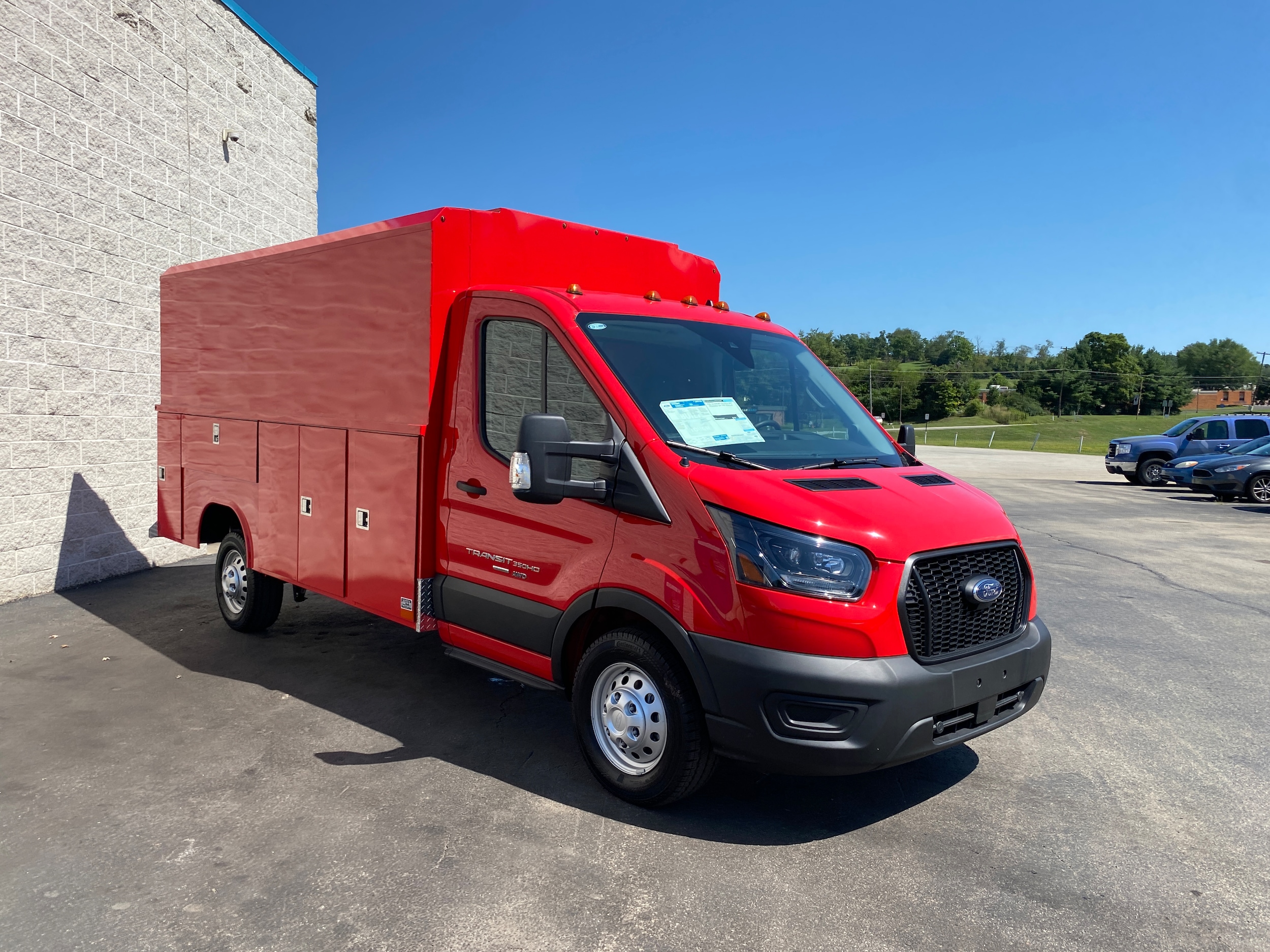 2025 Ford Transit Cutaway Base - Photo 10