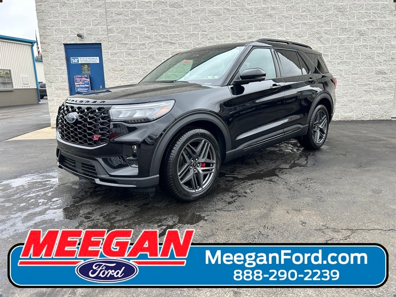 2025 Ford Explorer ST's photo