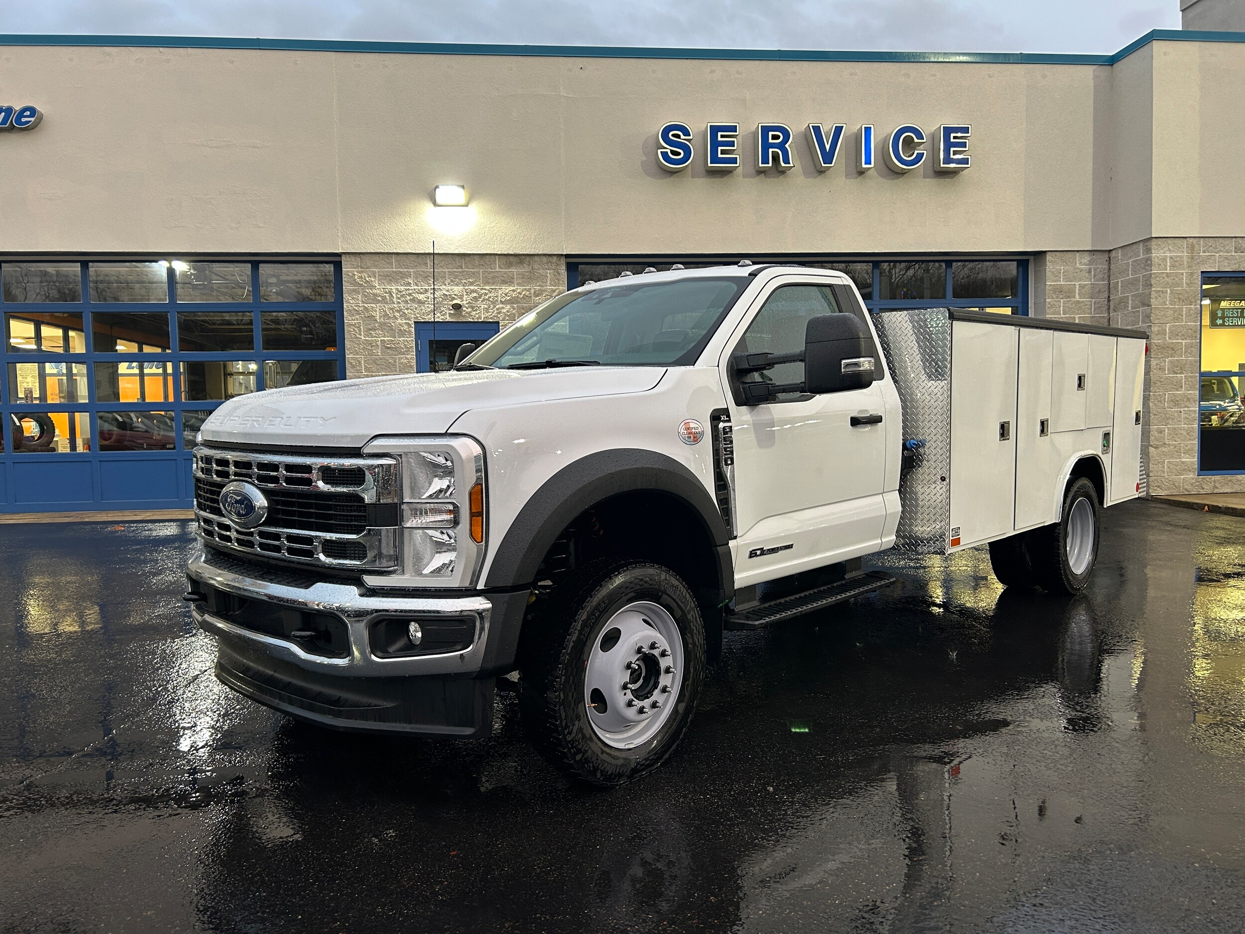 2026 Ford F-550 XL photo 2