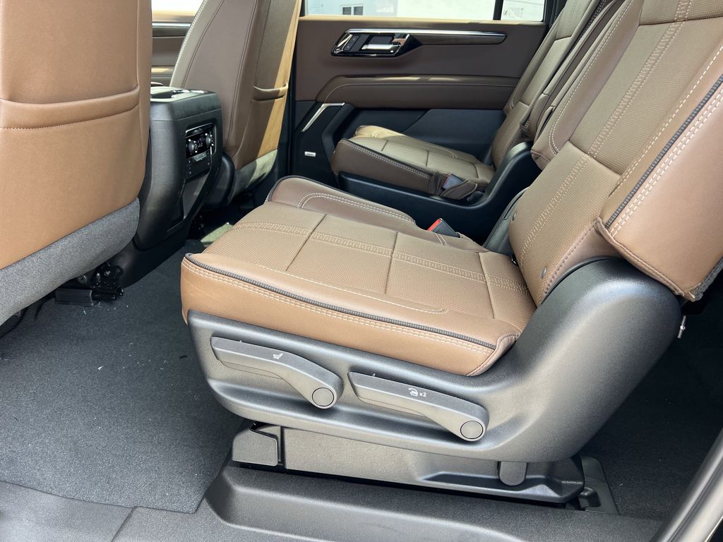 2025 Chevrolet Suburban High Country - Photo 19