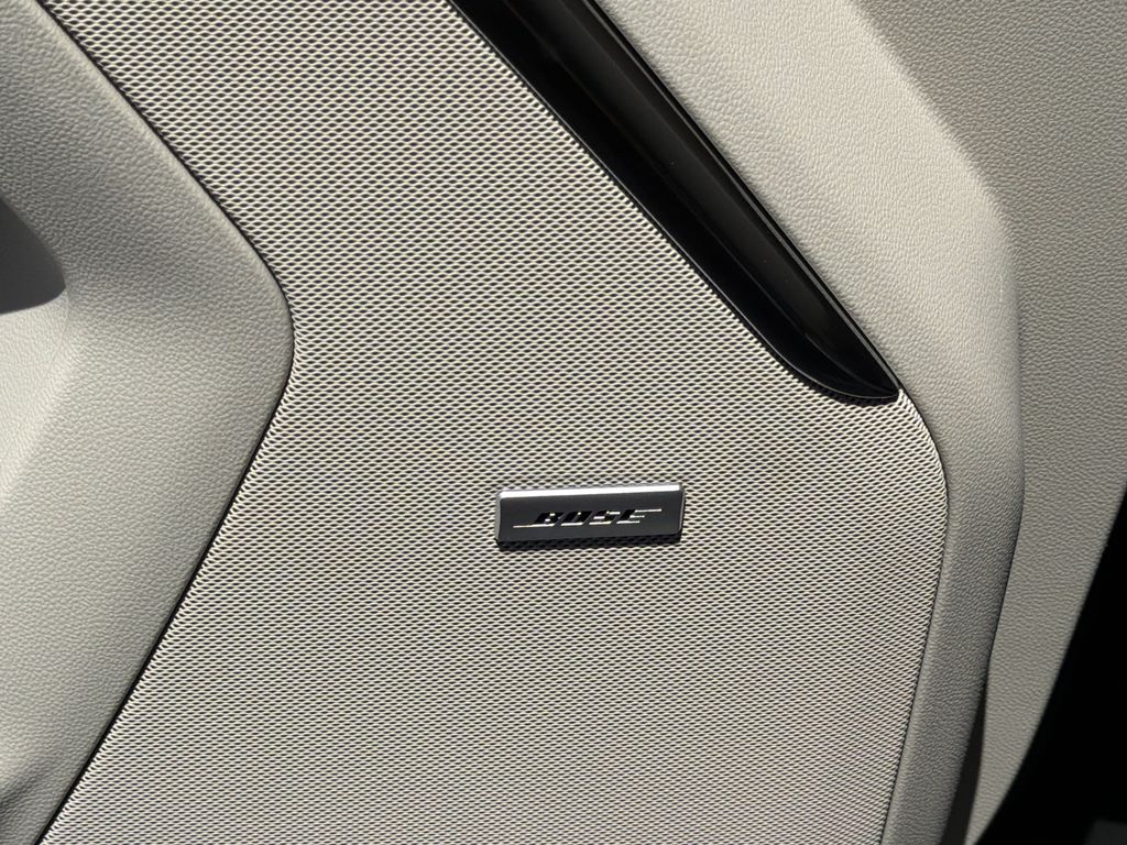 2026 GMC Yukon Denali - Photo 15