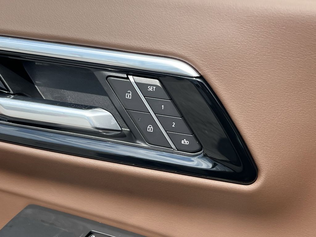 2025 Chevrolet Suburban High Country - Photo 15