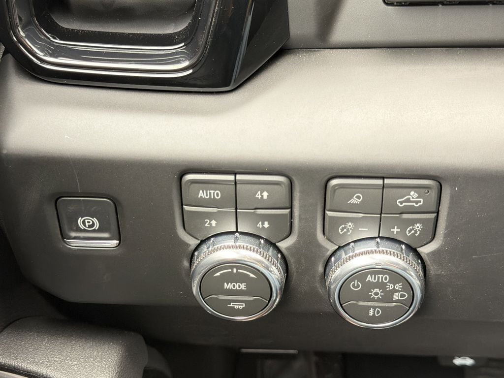 2026 GMC Sierra 1500 AT4 - Photo 11