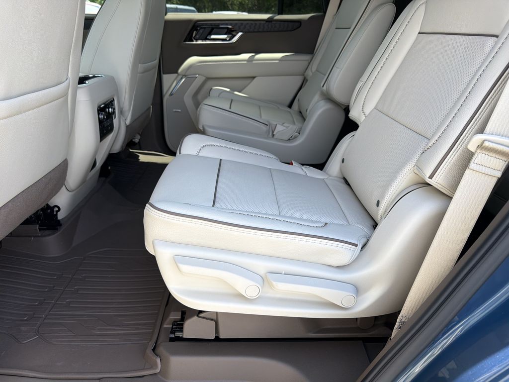 2026 GMC Yukon Denali - Photo 17