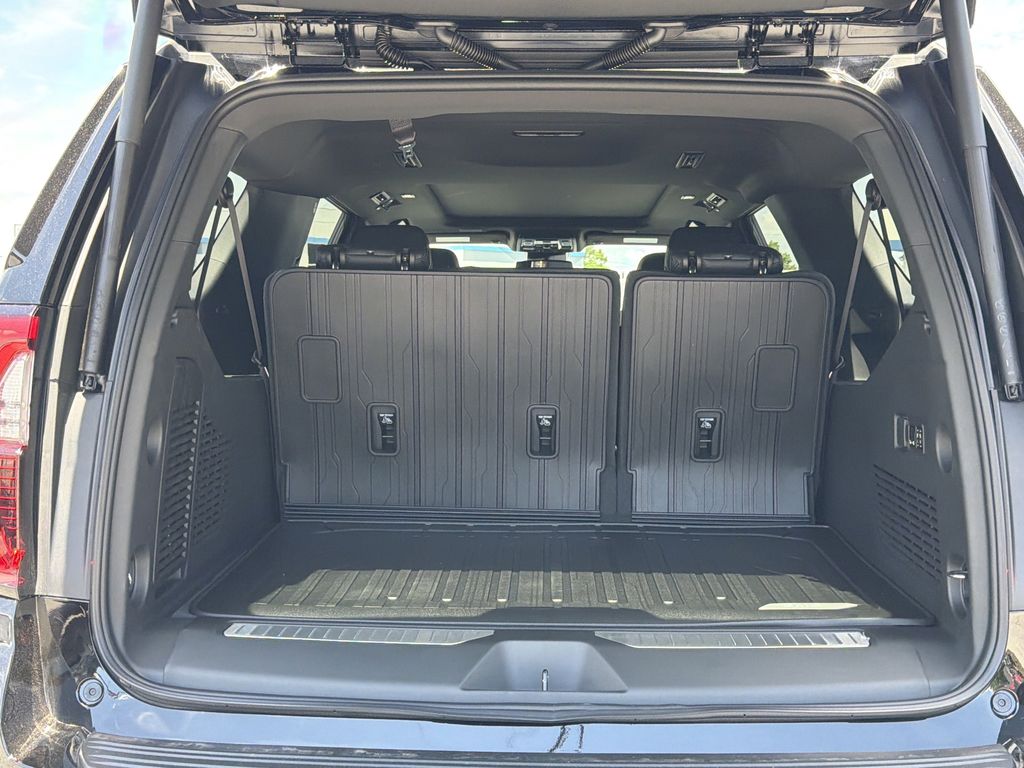 2026 GMC Yukon XL Denali - Photo 18