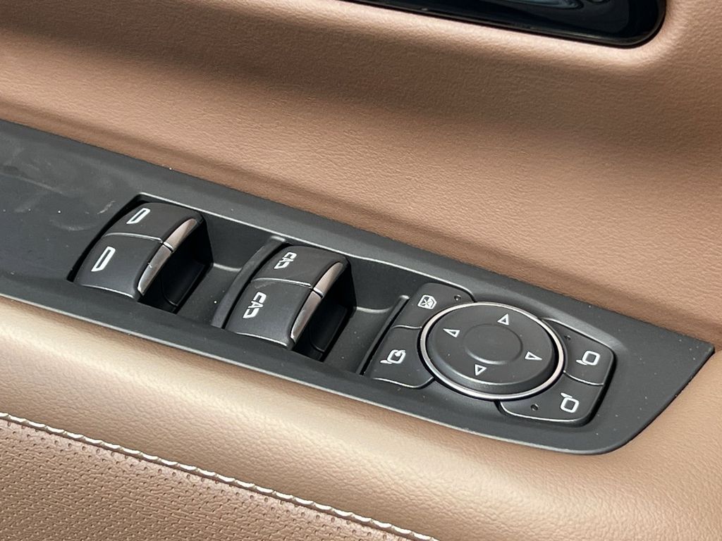 2025 Chevrolet Suburban High Country - Photo 16