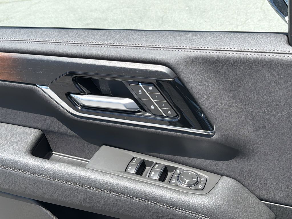 2026 GMC Yukon XL Denali - Photo 14