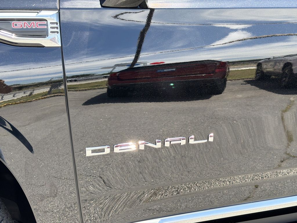 2026 GMC Yukon XL Denali - Photo 25