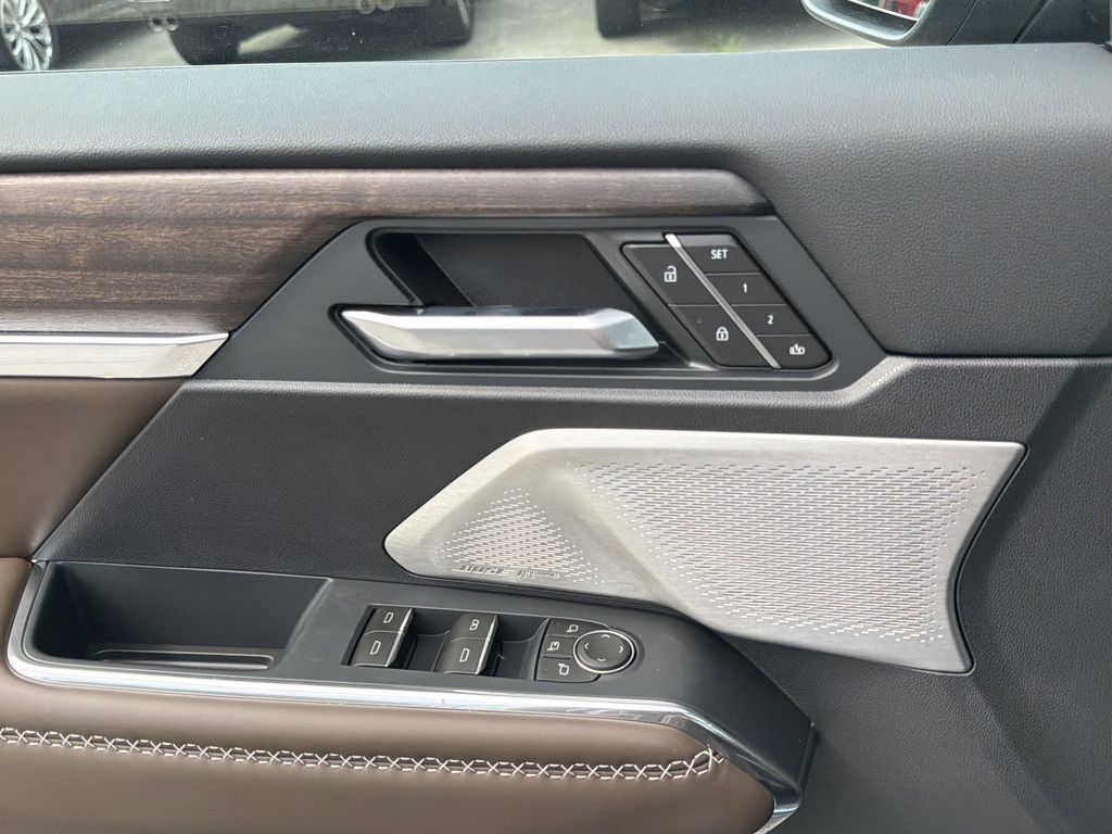 2026 GMC Acadia Denali Ultimate - Photo 13