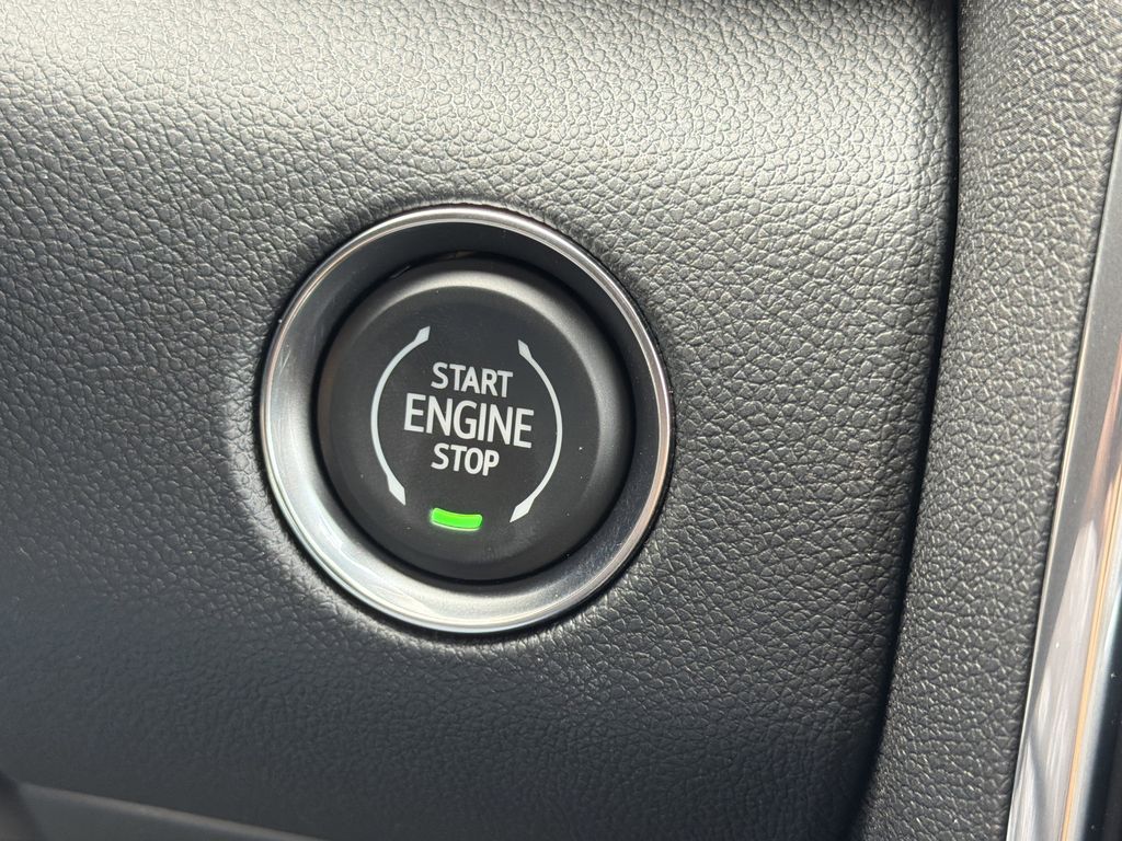 2026 GMC Acadia Denali Ultimate - Photo 8