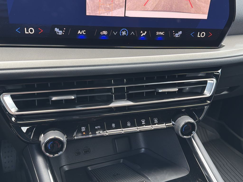 2026 Chevrolet Traverse LT - Photo 6
