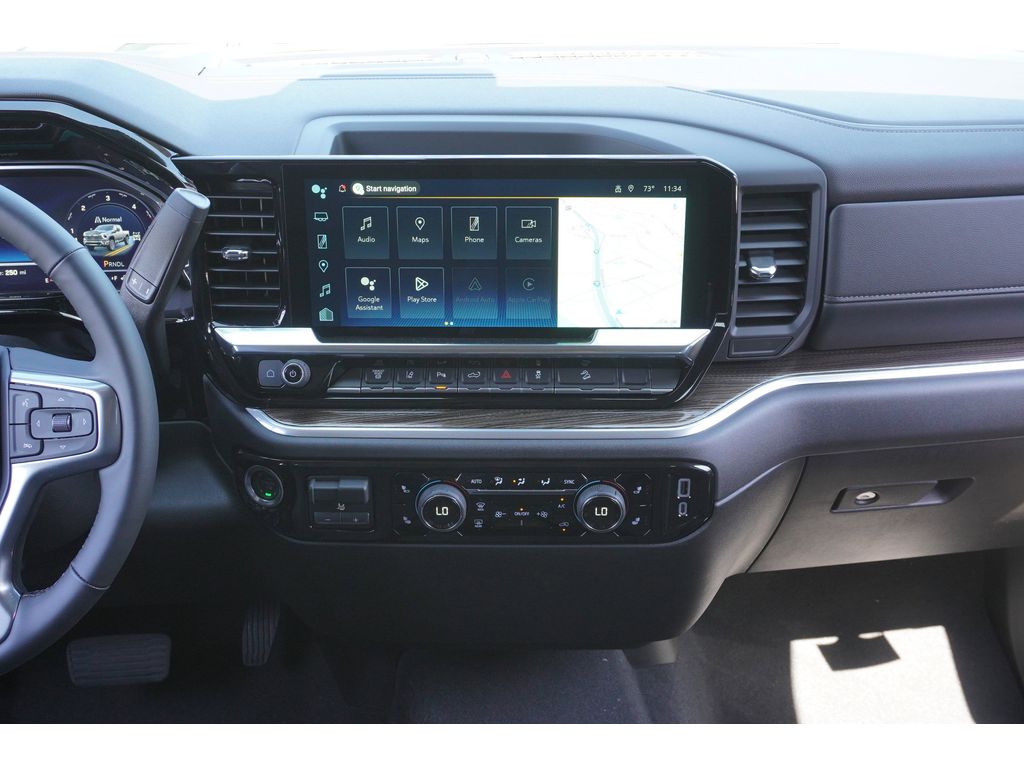 2025 Chevrolet Silverado 2500HD LT photo 3