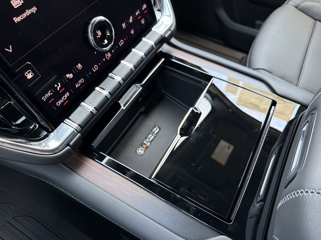 2026 GMC Yukon XL Denali - Photo 7
