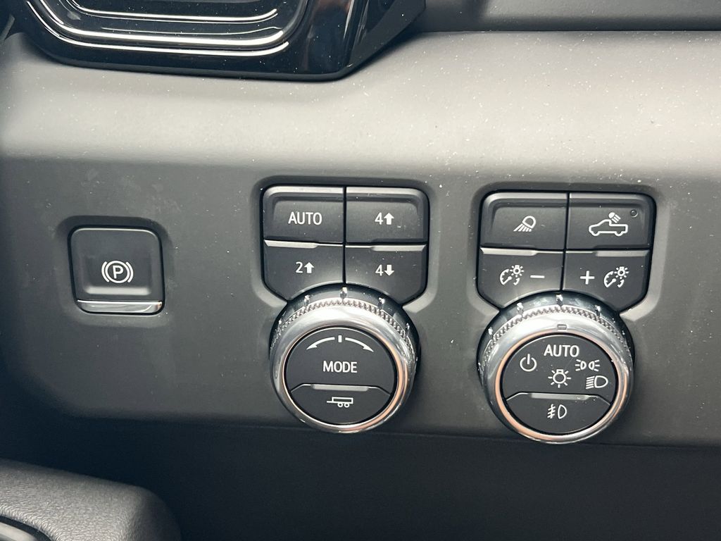 2025 GMC Sierra 1500 AT4 - Photo 11
