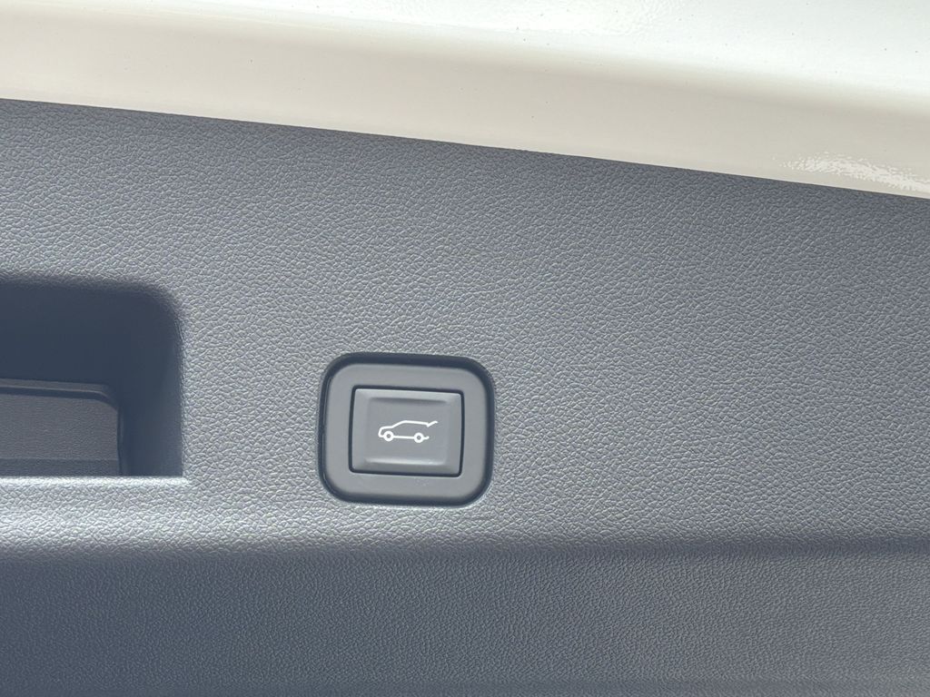 2026 Chevrolet Traverse LT - Photo 19