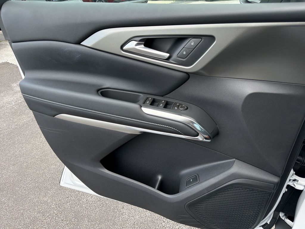 2026 Chevrolet Traverse LT - Photo 13