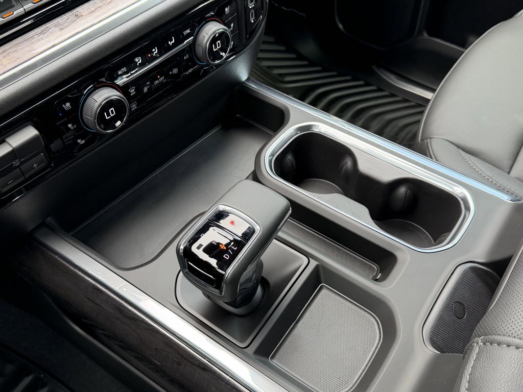 2026 Chevrolet Silverado 1500 LTZ - Photo 7