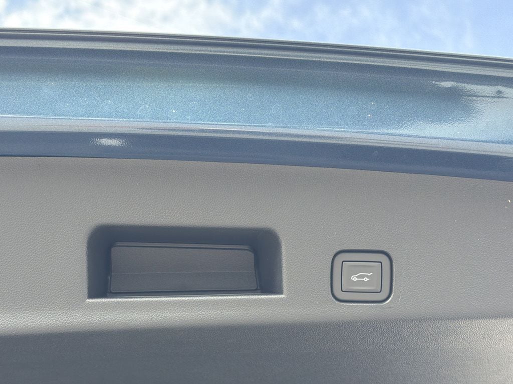 2026 GMC Acadia Denali Ultimate - Photo 20