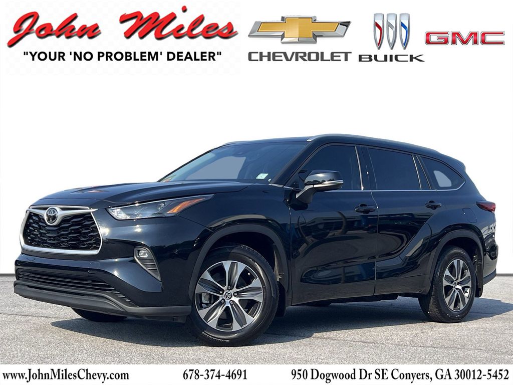 2022 Toyota Highlander XLE's photo