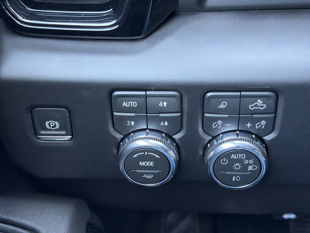 2026 GMC Sierra 1500 AT4 - Photo 11