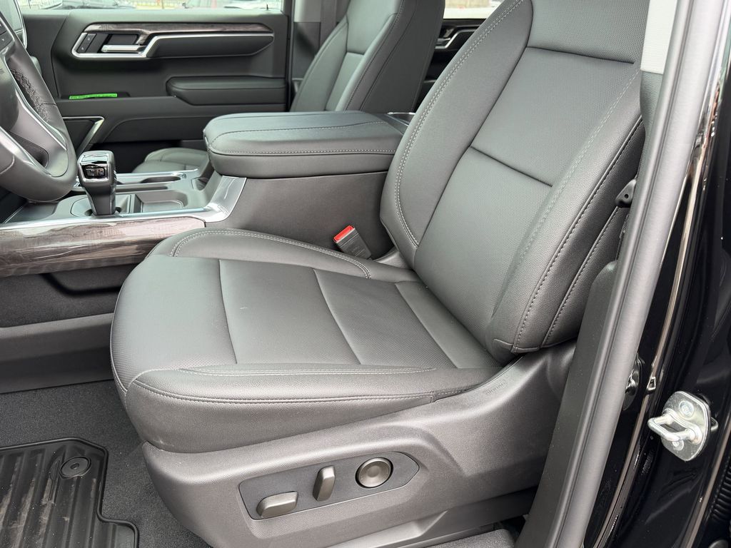 2026 Chevrolet Silverado 1500 LTZ - Photo 17