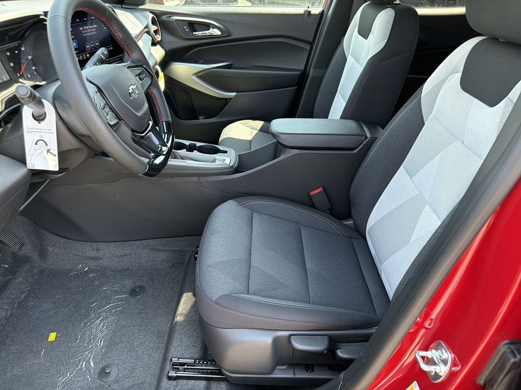 2026 Chevrolet Trax RS - Photo 16