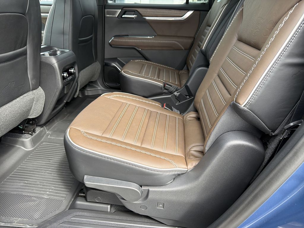 2026 GMC Acadia Denali Ultimate - Photo 16