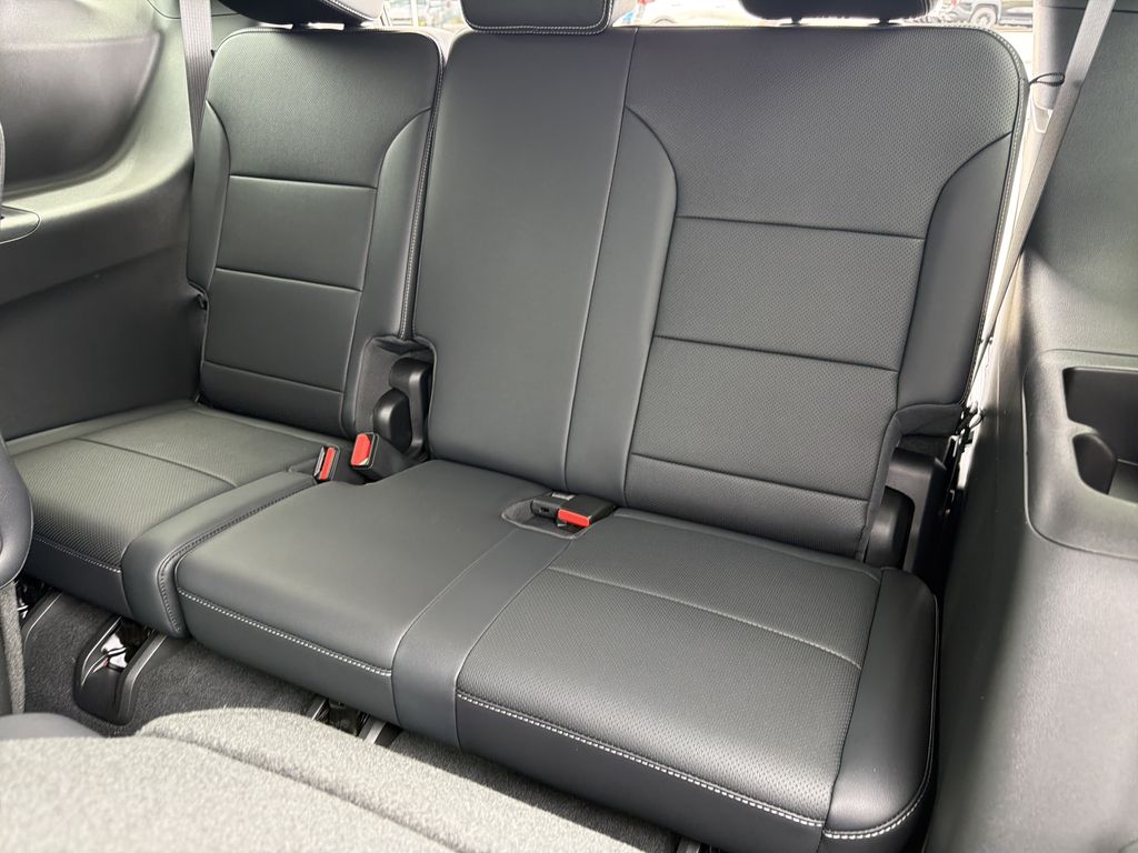 2026 Chevrolet Traverse LT - Photo 18