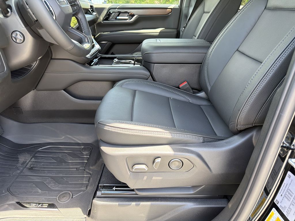 2026 GMC Yukon XL Denali - Photo 16