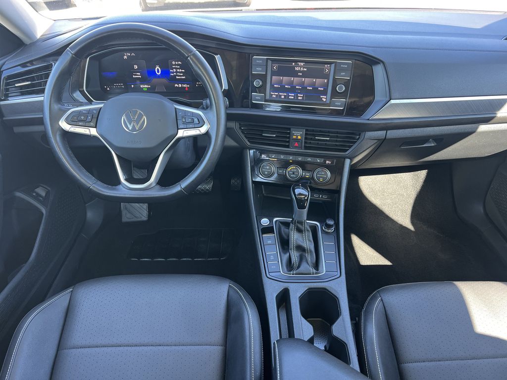 2024 Volkswagen Jetta SE photo 3